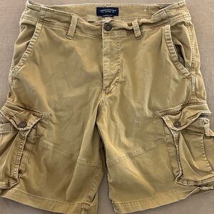 American Eagle Outfitters Men's Khaki Cargo Shorts